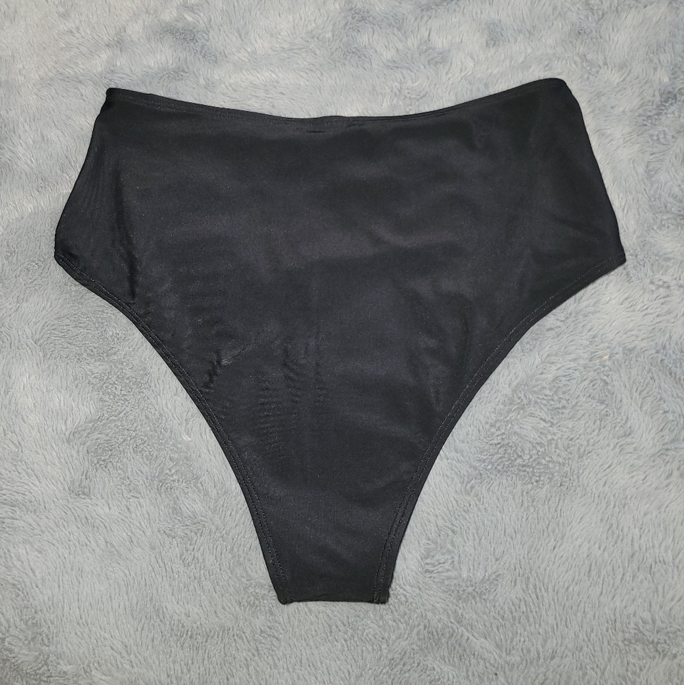 Bathing suit - Picture 2 of 6